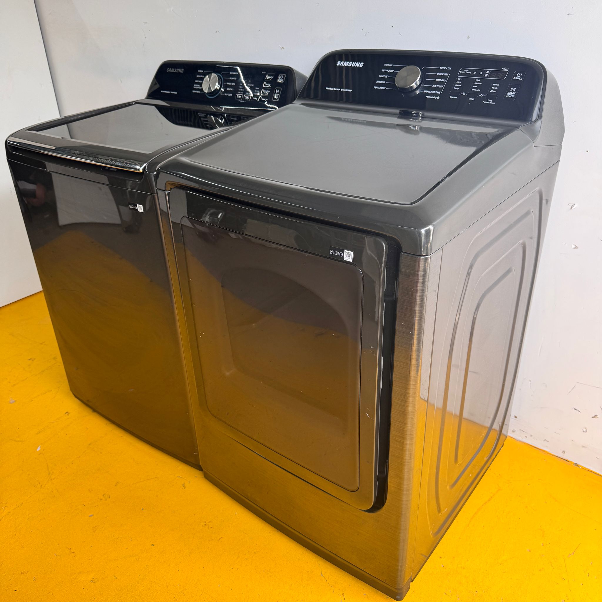Samsung Washer and Dryer (Brushed Black) Samsung Washer and Dryer (Brushed Black)